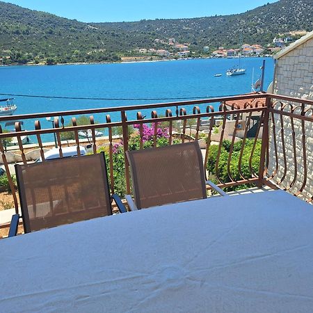Apartments Mate Vinišće Екстериор снимка