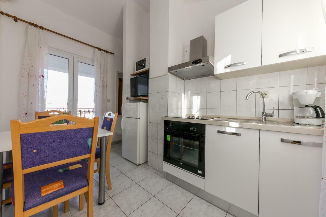 Apartments Mate Vinišće Екстериор снимка